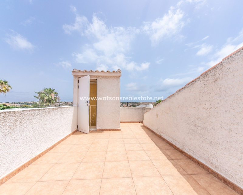 Resale - Freistendhe Villa - Urb. La Marina