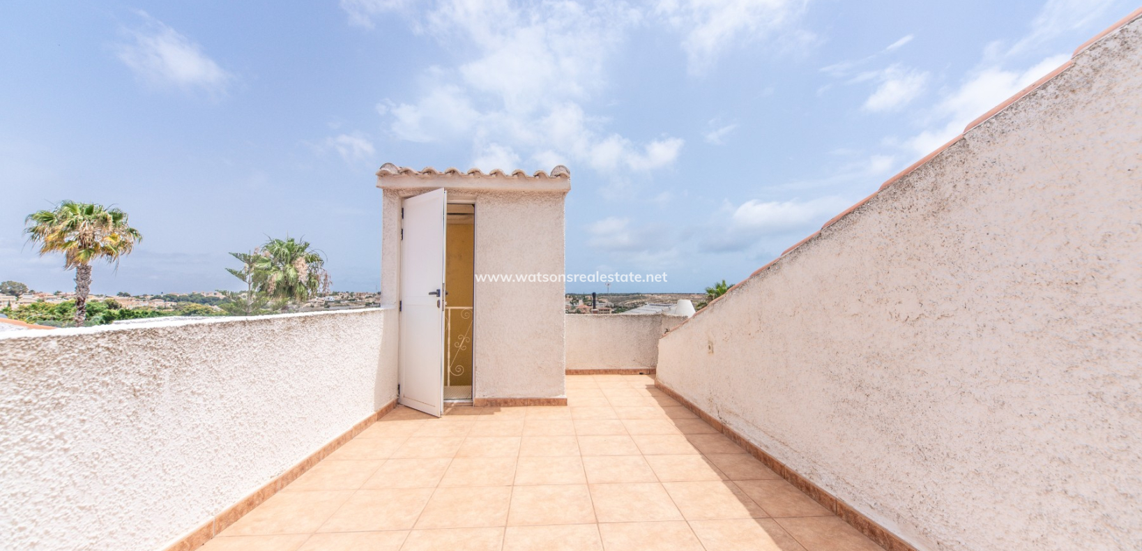 Resale - Freistendhe Villa - Urb. La Marina