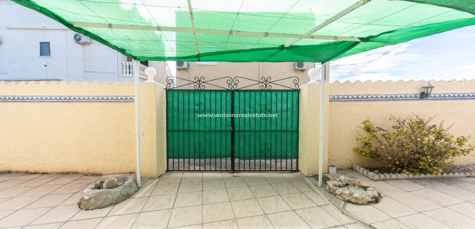 Resale - Freistendhe Villa - Urb. La Marina