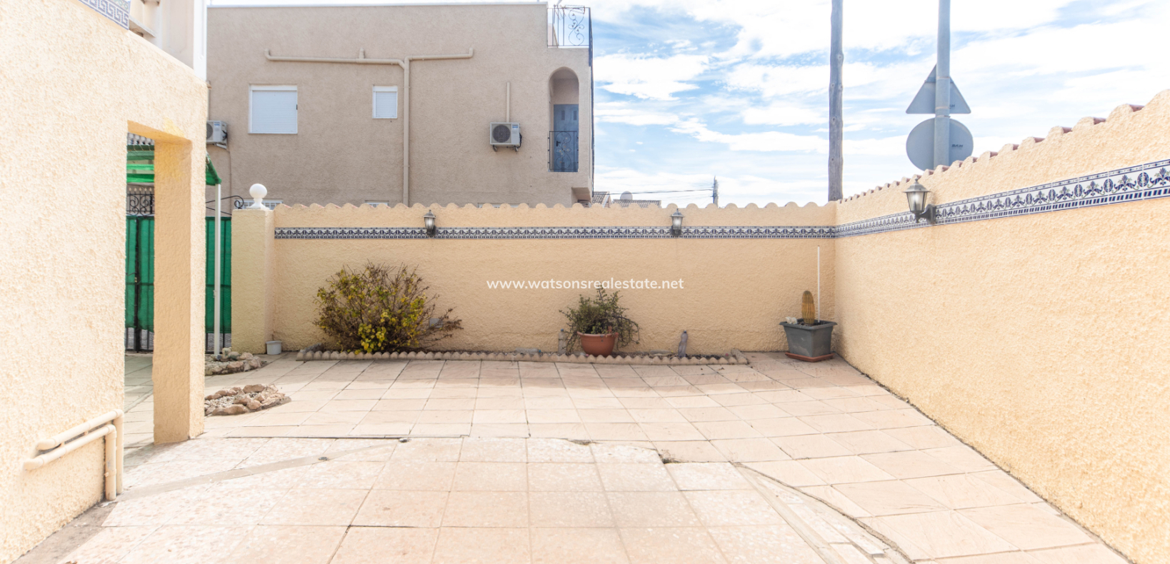 Resale - Freistendhe Villa - Urb. La Marina