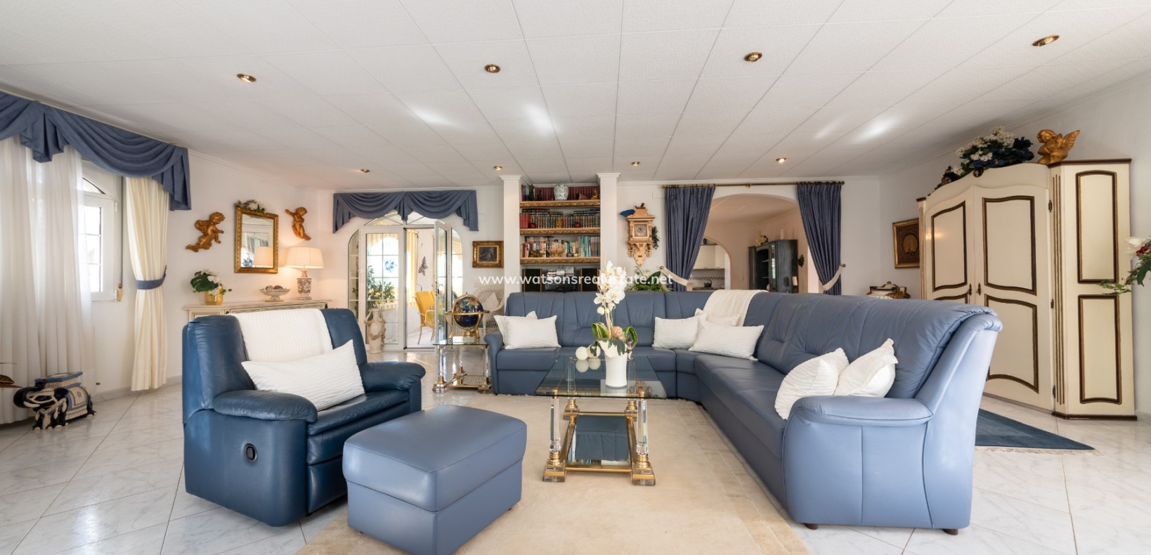 Resale - Freistendhe Villa - Urb. La Marina