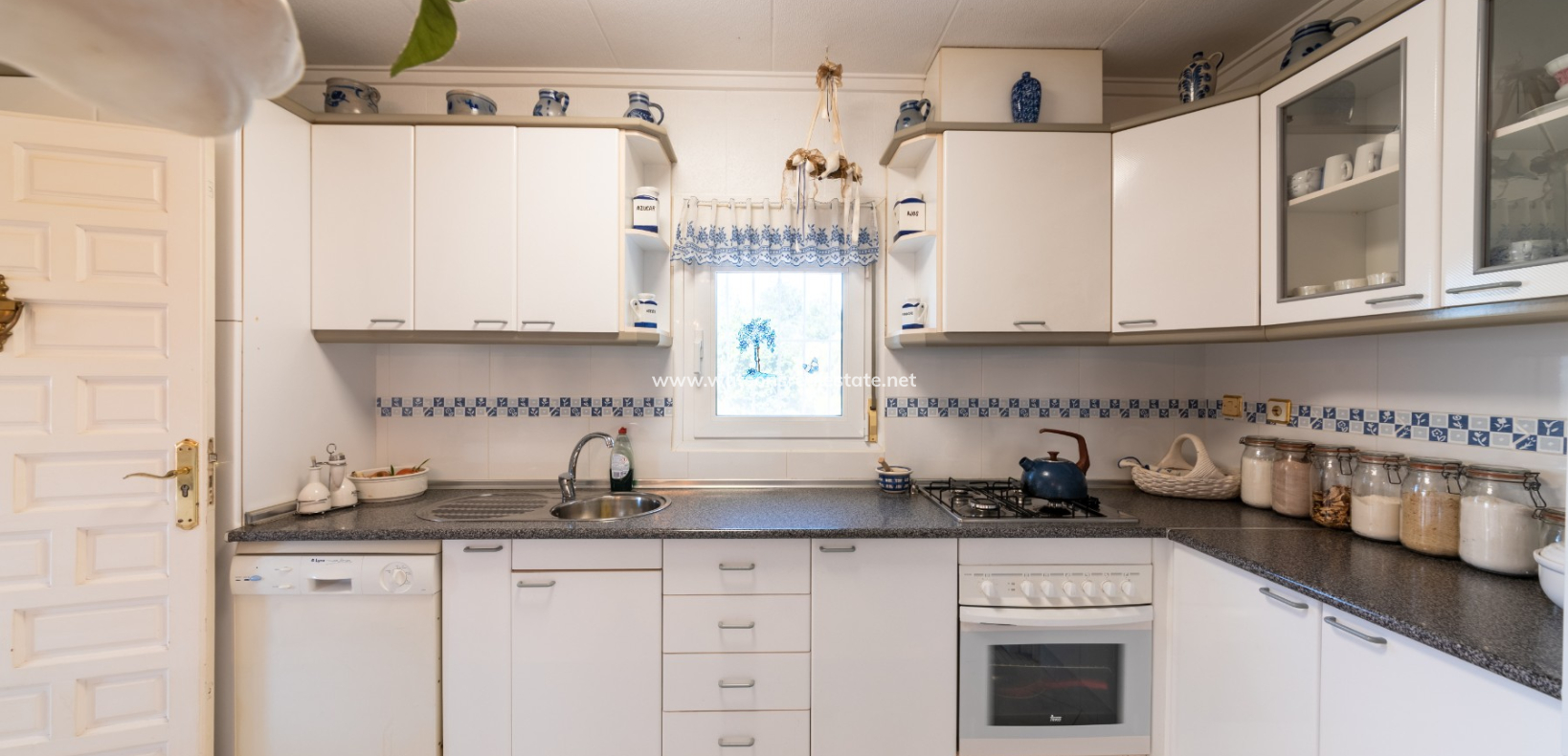 Resale - Freistendhe Villa - Urb. La Marina
