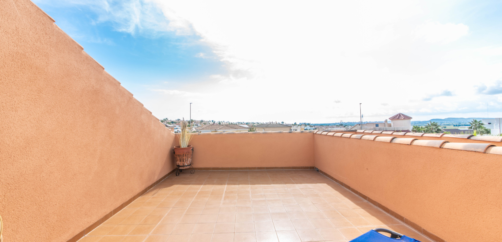 Resale - Freistendhe Villa - Urb. La Marina