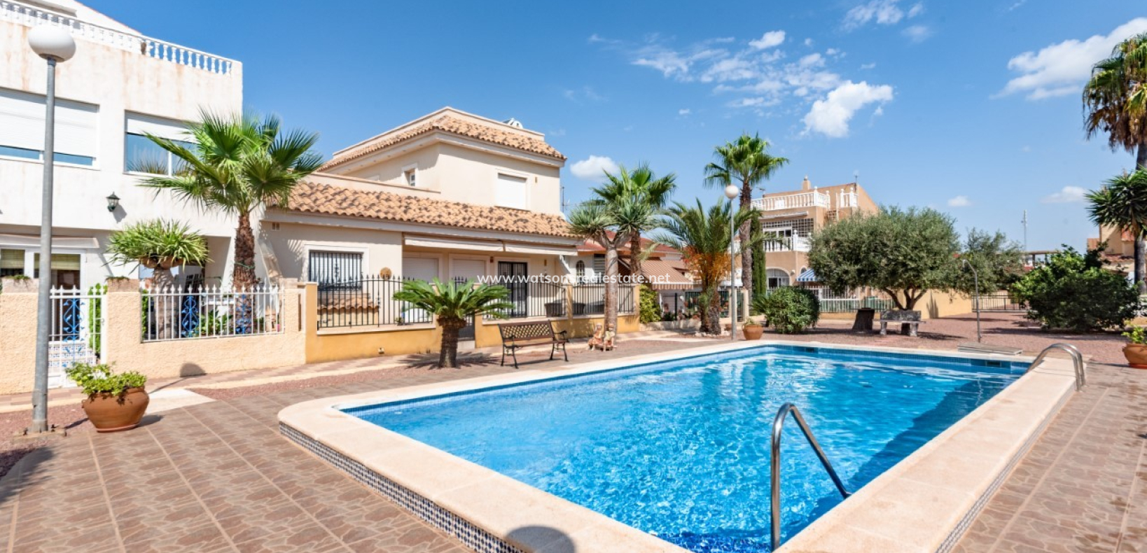 Resale - Freistendhe Villa - Urb. La Marina