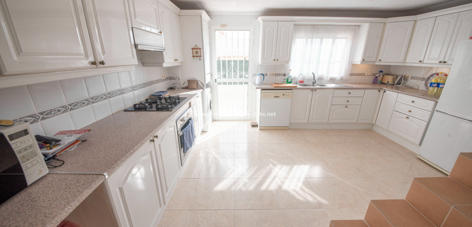 Resale - Freistendhe Villa - Urb. La Marina