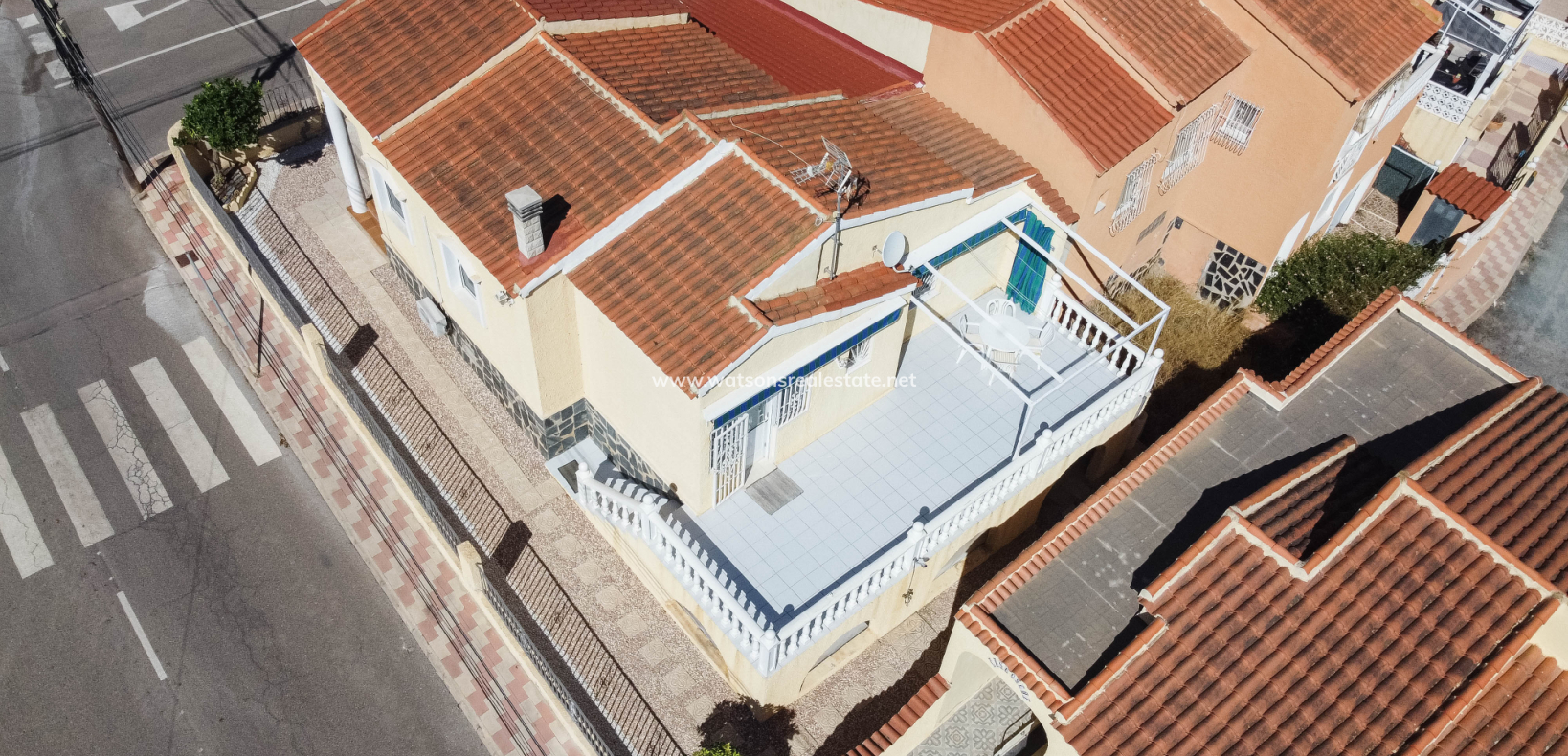 Resale - Freistendhe Villa - Urb. La Marina