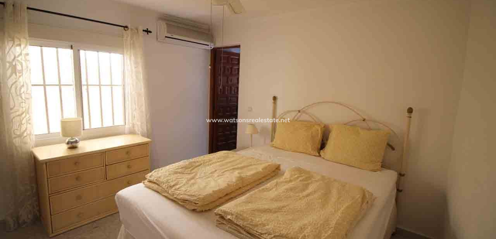 Resale - Freistendhe Villa - Urb. La Marina
