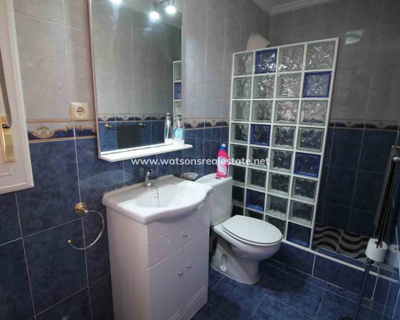 Resale - Freistendhe Villa - Urb. La Marina