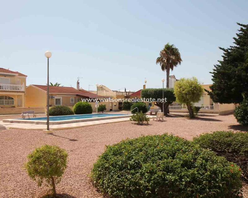 Resale - Freistendhe Villa - Urb. La Marina