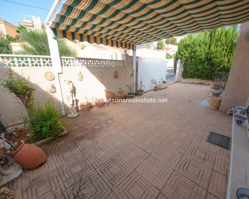 Resale - Freistendhe Villa - Urb. La Marina