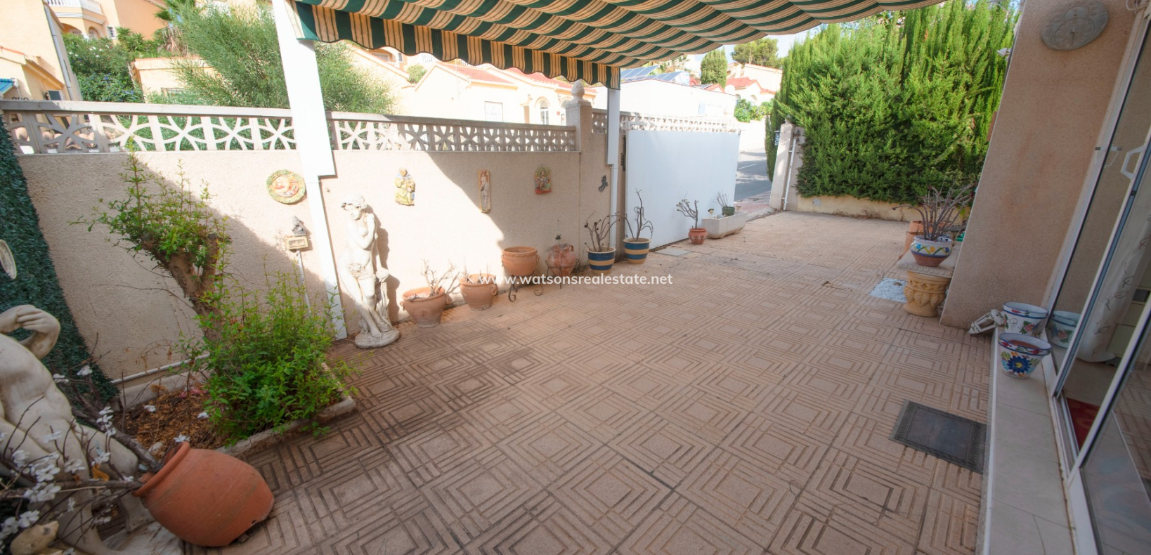 Resale - Freistendhe Villa - Urb. La Marina