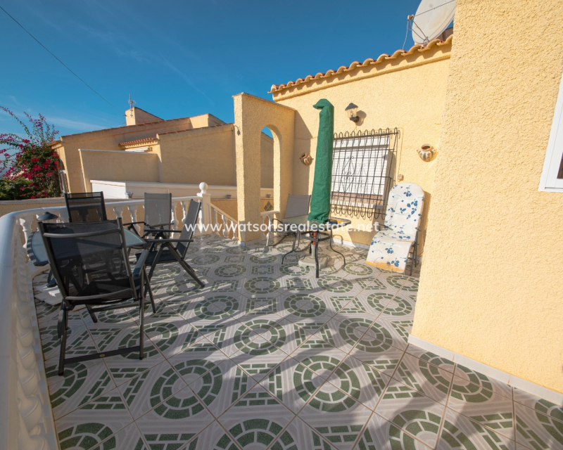 Resale - Freistendhe Villa - Urb. La Marina