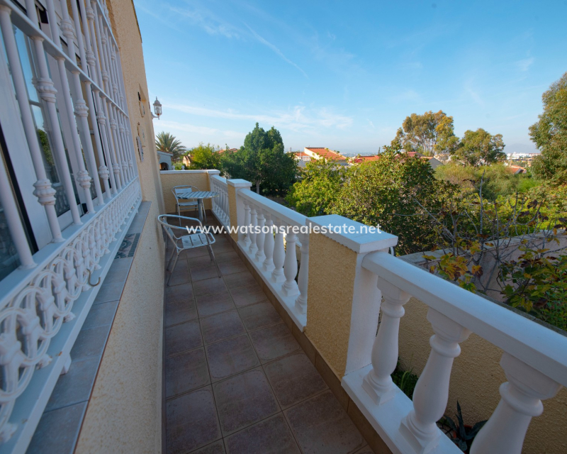 Resale - Freistendhe Villa - Urb. La Marina