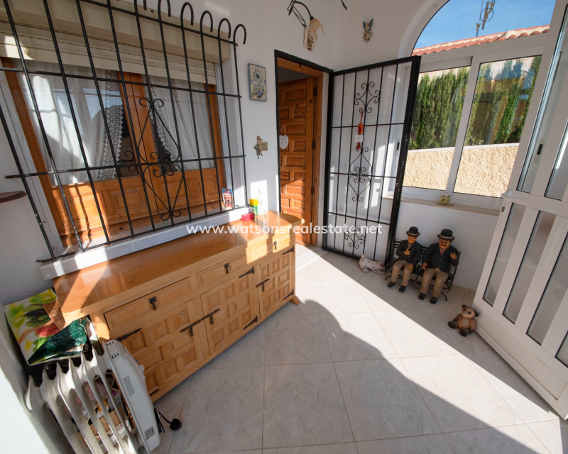 Resale - Freistendhe Villa - Urb. La Marina