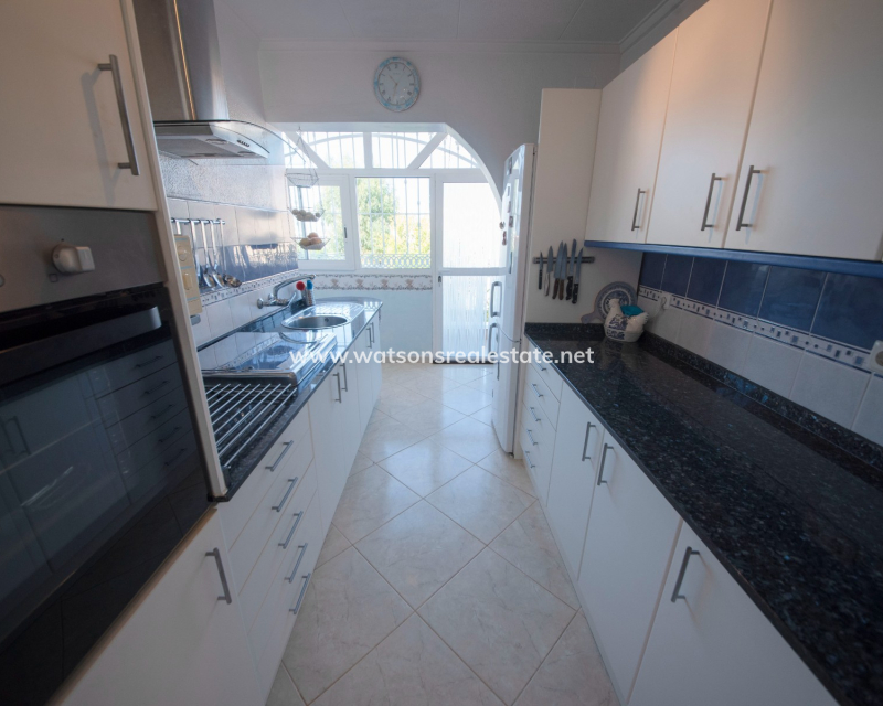 Resale - Freistendhe Villa - Urb. La Marina