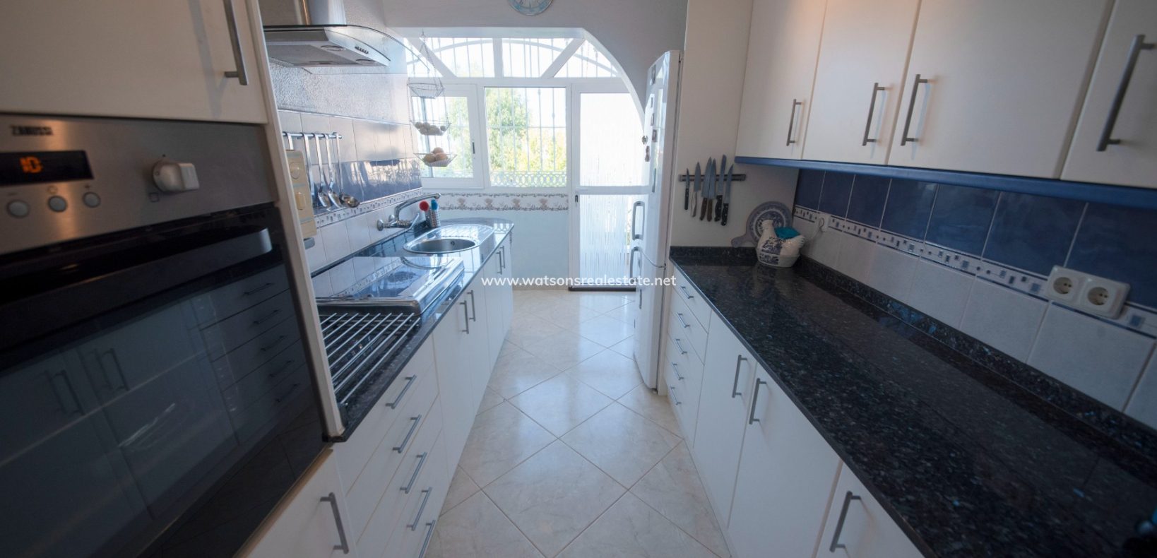 Resale - Freistendhe Villa - Urb. La Marina