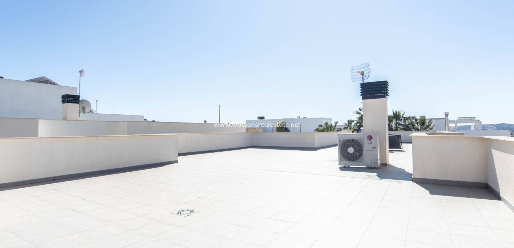 Resale - Freistendhe Villa - Urb. La Marina