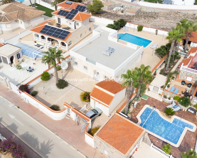 Resale - Freistendhe Villa - Urb. La Marina