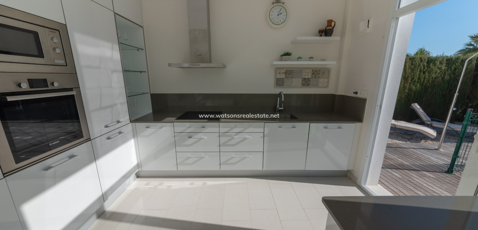 Resale - Freistendhe Villa - Urb. La Marina