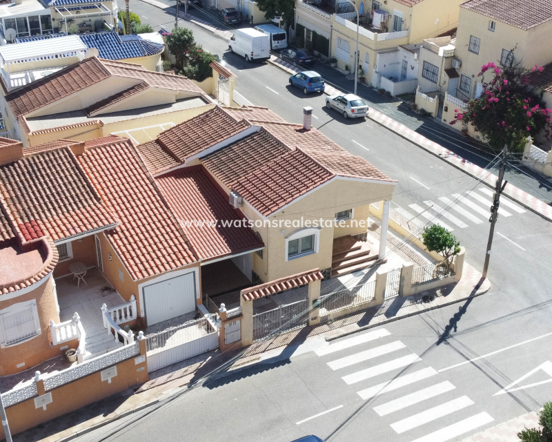 Resale - Freistendhe Villa - Urb. La Marina