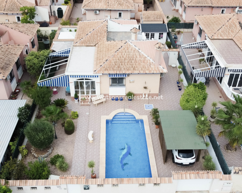 Resale - Freistendhe Villa - Urb. La Marina