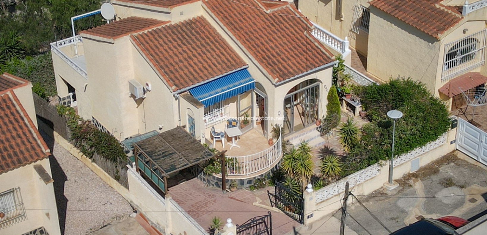 Resale - Freistendhe Villa - Urb. La Marina