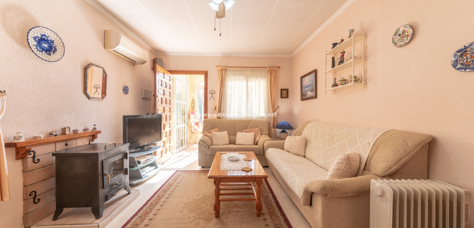 Resale - Freistendhe Villa - Urb. La Marina