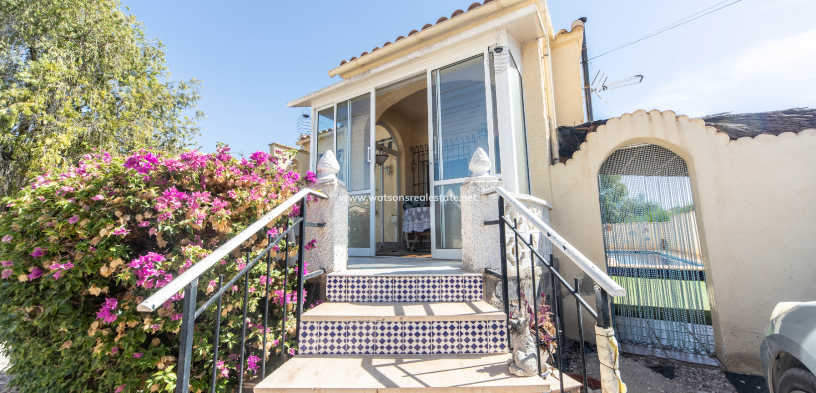 Resale - Freistendhe Villa - Urb. La Marina