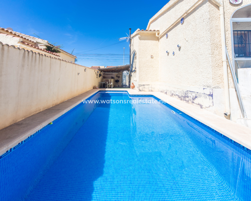 Resale - Freistendhe Villa - Urb. La Marina