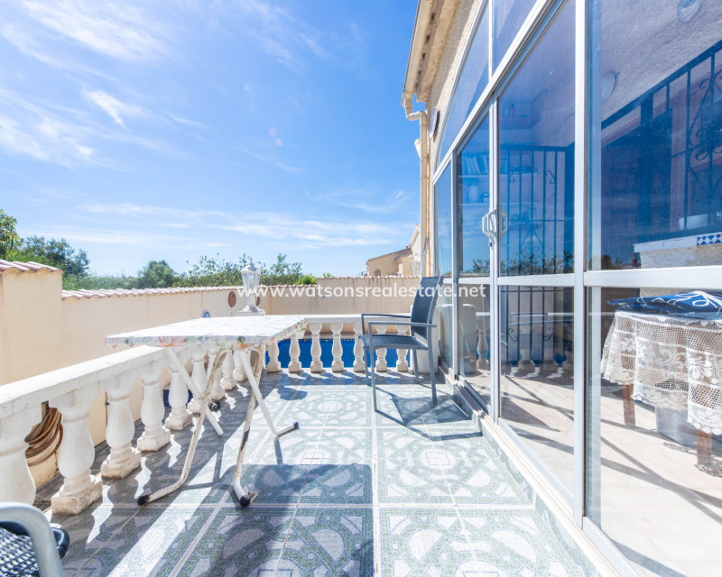 Resale - Freistendhe Villa - Urb. La Marina