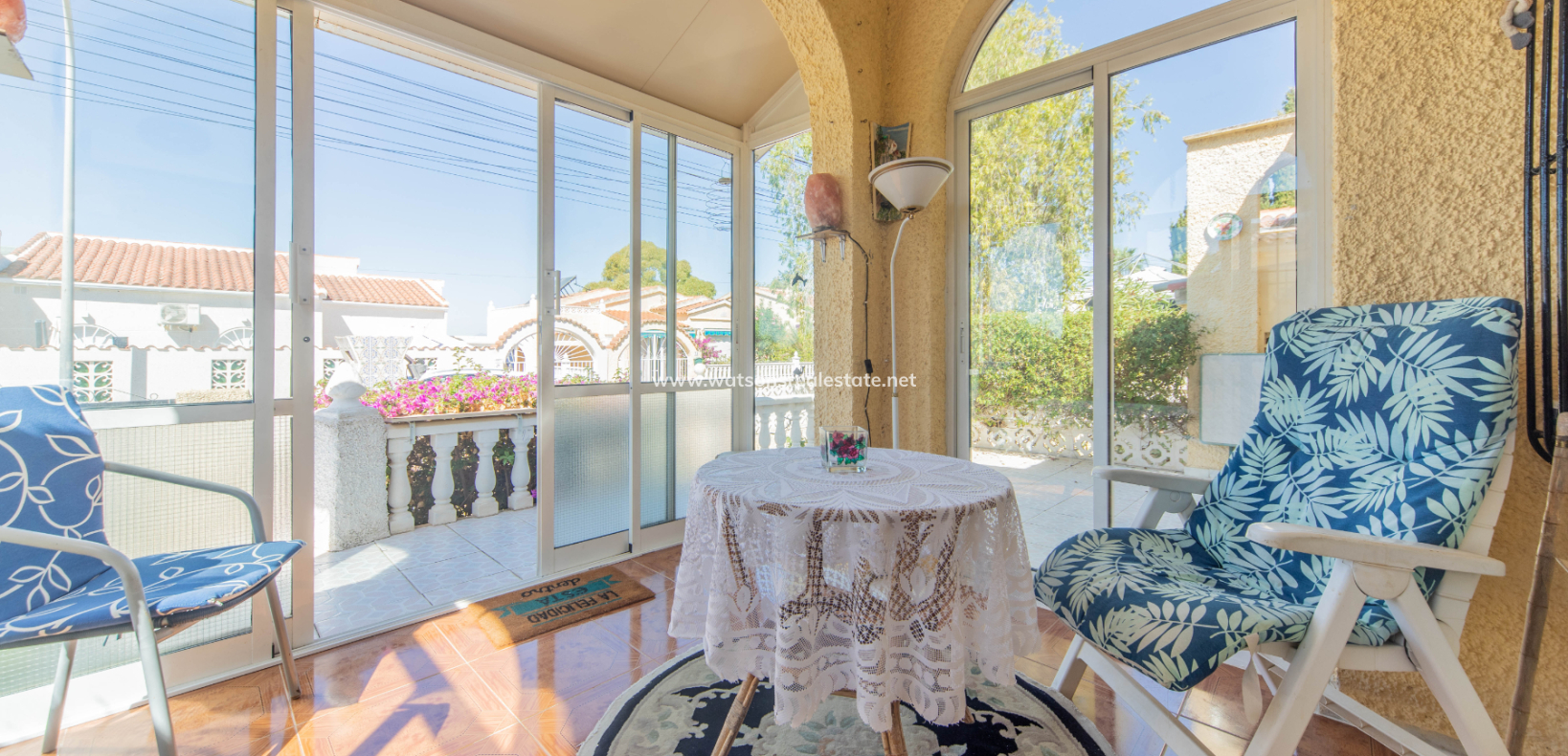 Resale - Freistendhe Villa - Urb. La Marina