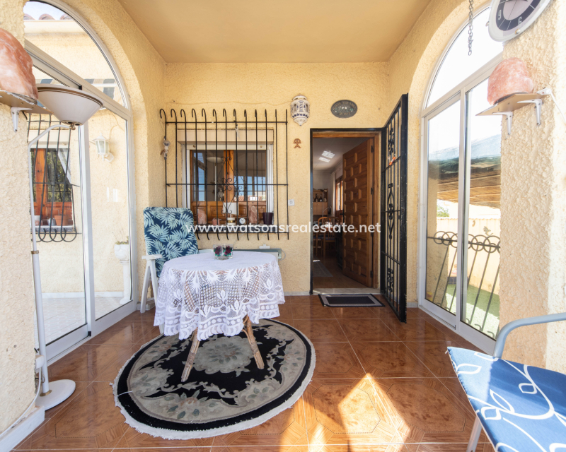 Resale - Freistendhe Villa - Urb. La Marina
