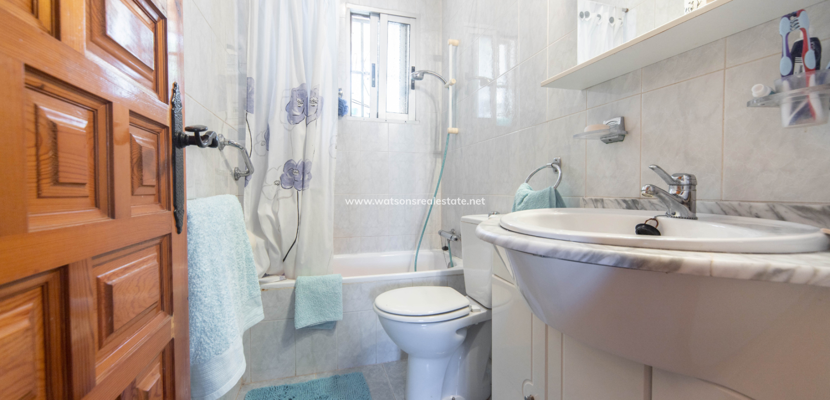 Resale - Freistendhe Villa - Urb. La Marina