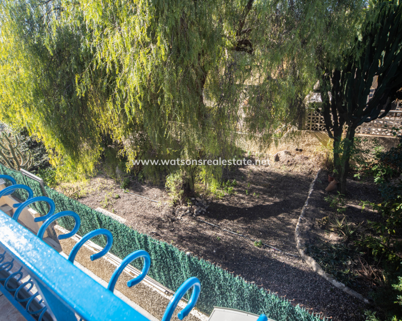 Resale - Freistendhe Villa - Urb. La Marina