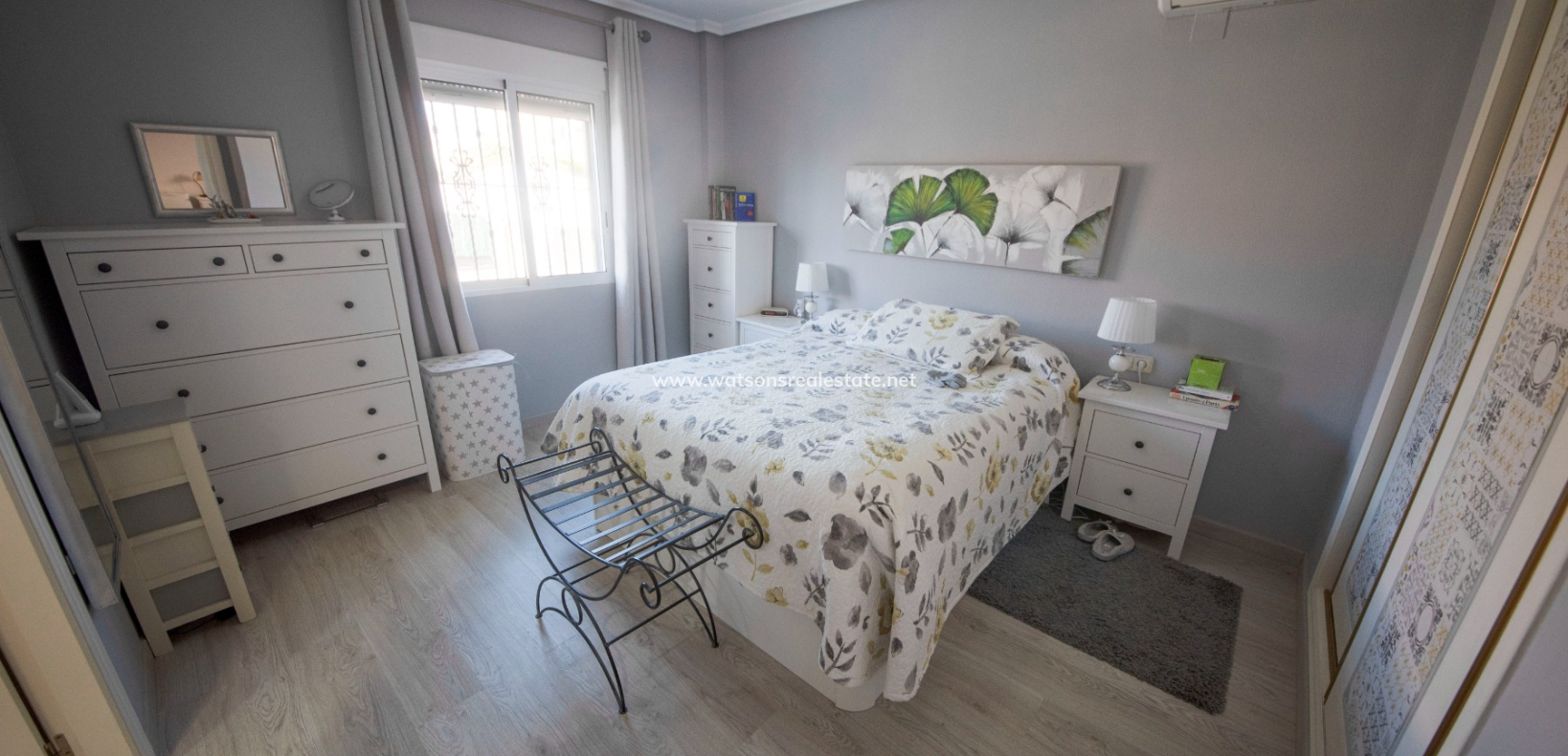 Resale - Freistendhe Villa - Urb. La Marina