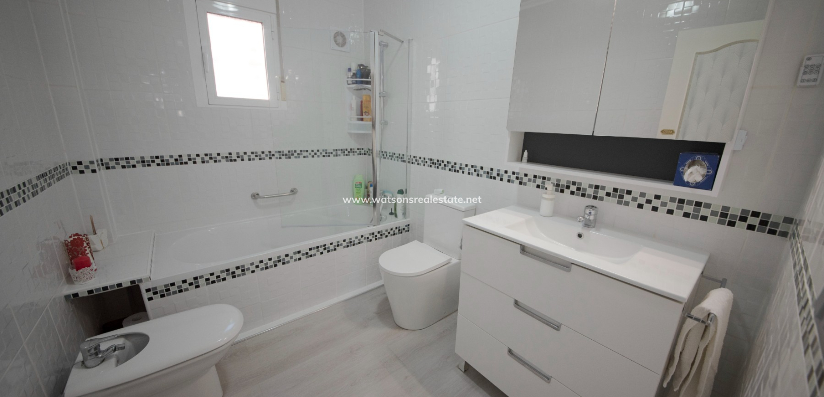 Resale - Freistendhe Villa - Urb. La Marina