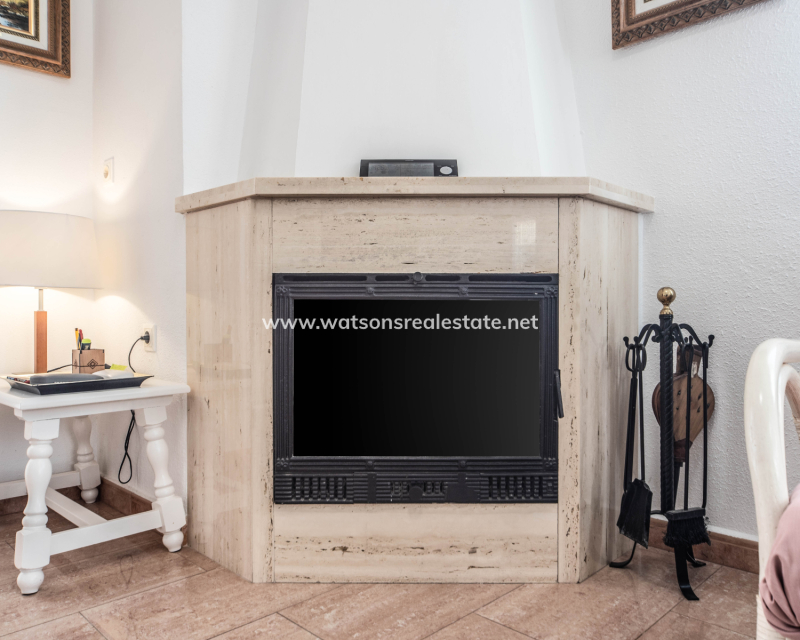 Resale - Freistendhe Villa - Urb. La Marina