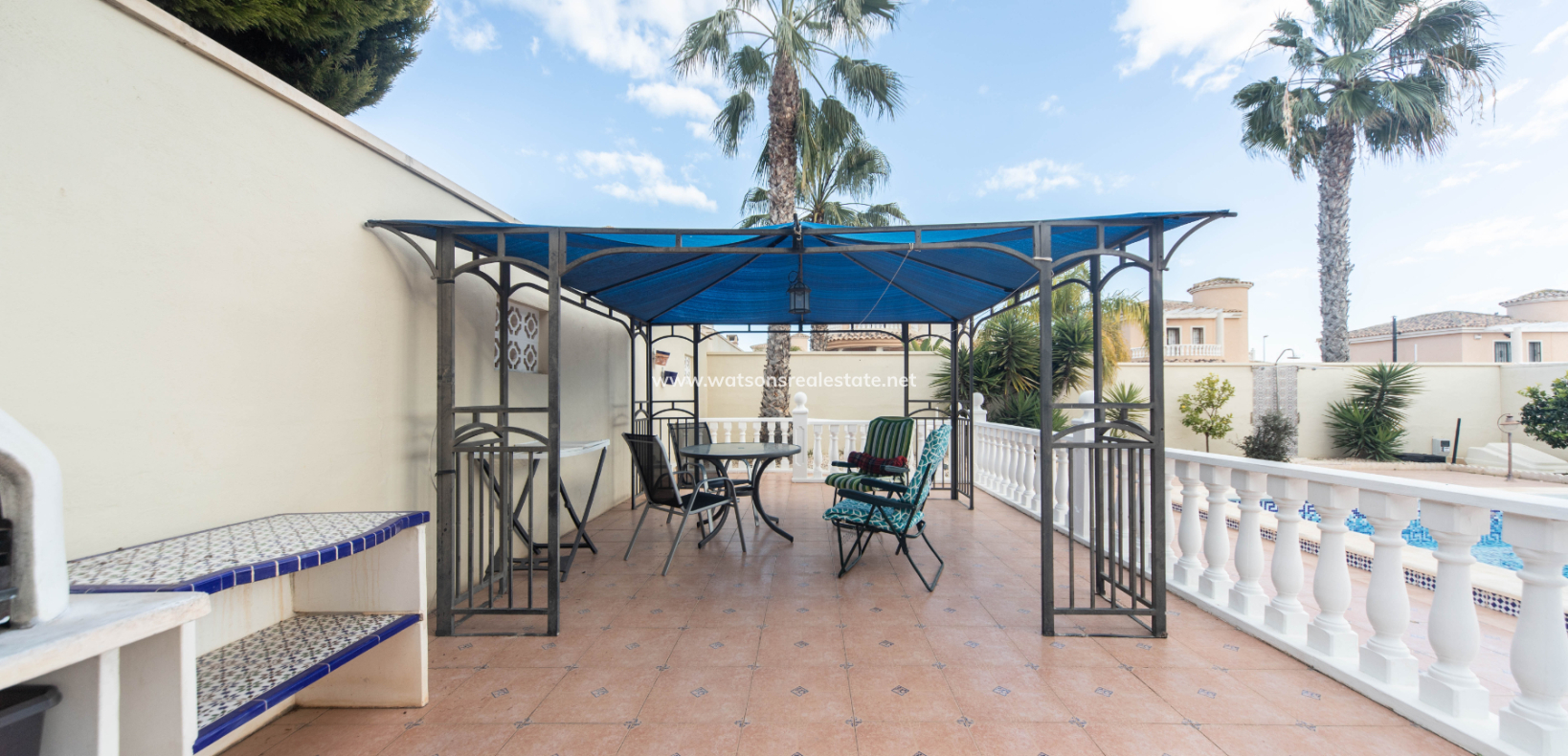 Resale - Freistendhe Villa - Urb. La Marina