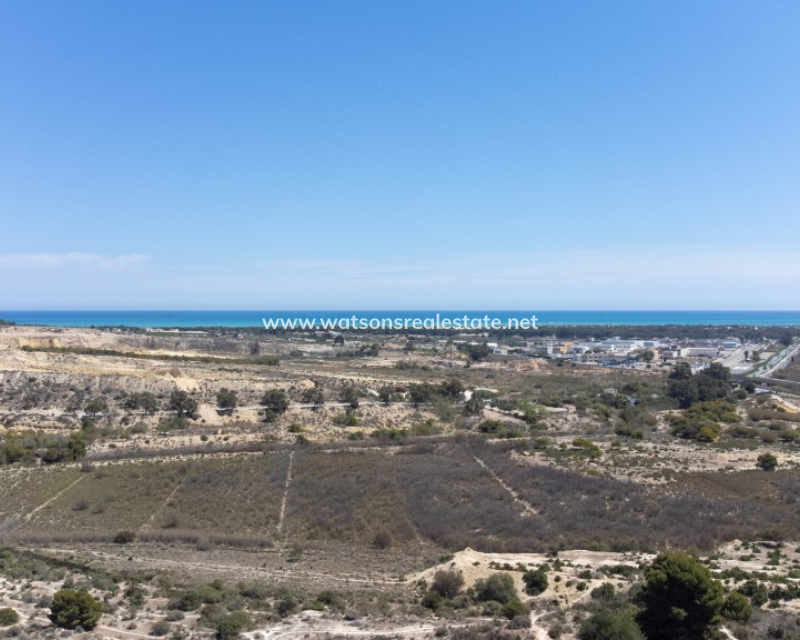 Resale - Freistendhe Villa - Urb. La Marina