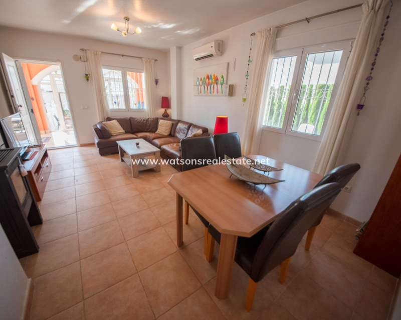 Resale - Freistendhe Villa - Urb. La Marina