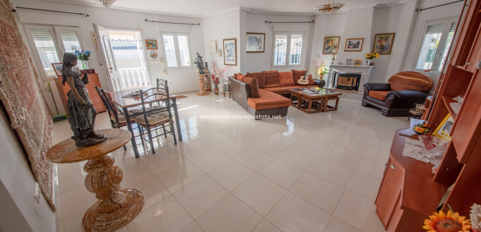 Resale - Freistendhe Villa - Urb. La Marina
