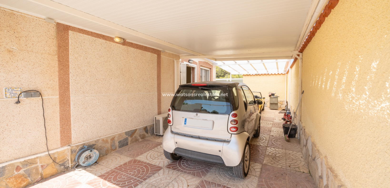 Resale - Freistendhe Villa - Urb. La Marina