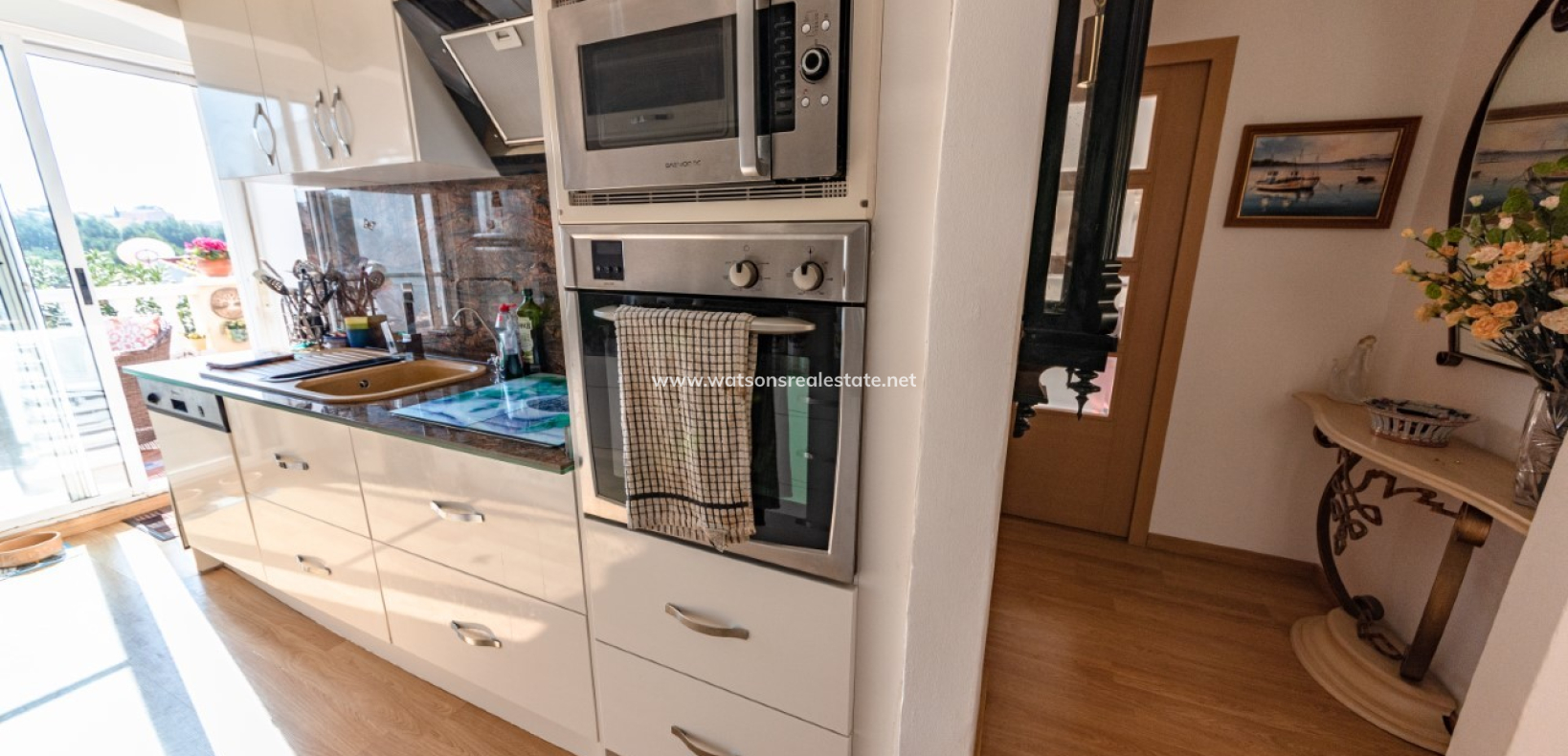 Resale - Freistendhe Villa - Urb. La Marina