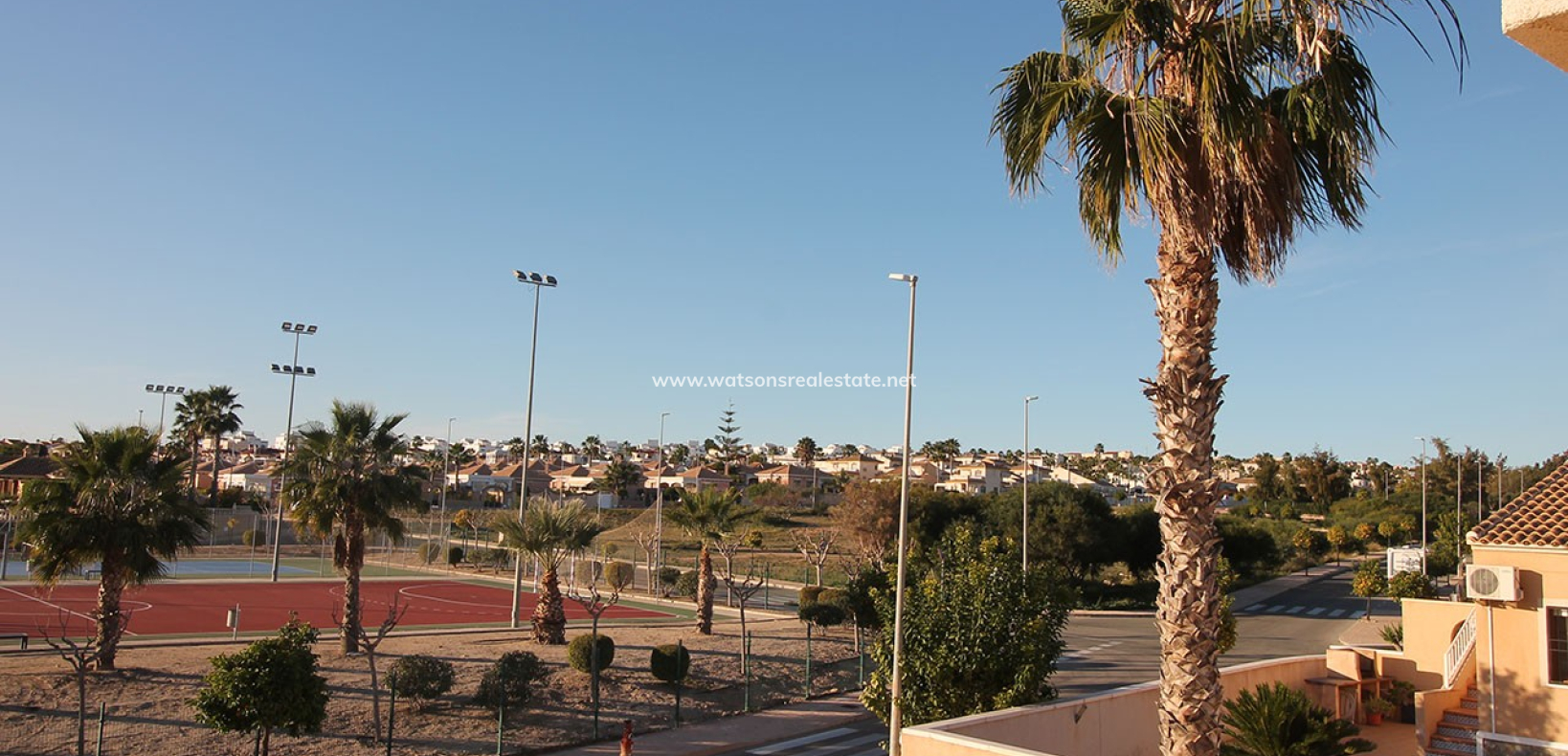 Resale - Freistendhe Villa - Urb. La Marina