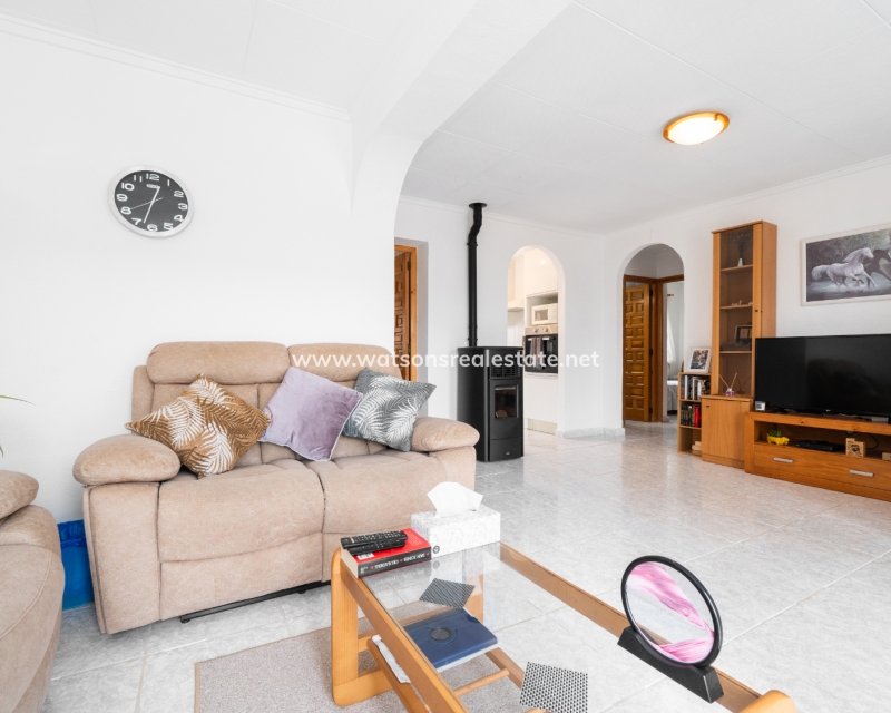 Resale - Freistendhe Villa - Urb. La Marina