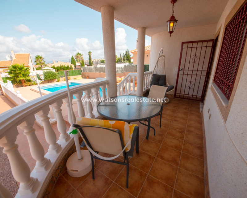Resale - Freistendhe Villa - Urb. La Marina