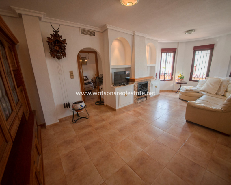 Resale - Freistendhe Villa - Urb. La Marina