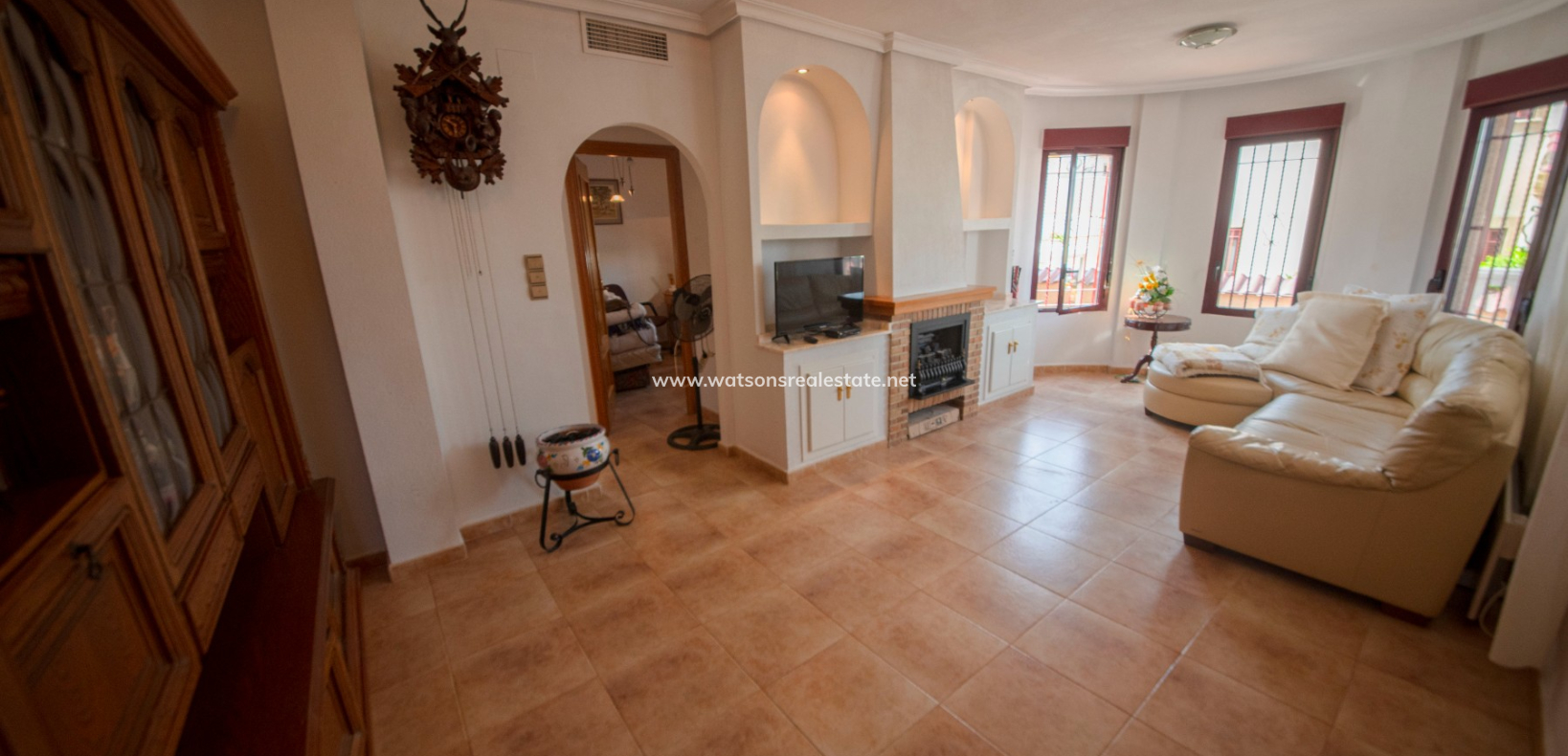 Resale - Freistendhe Villa - Urb. La Marina