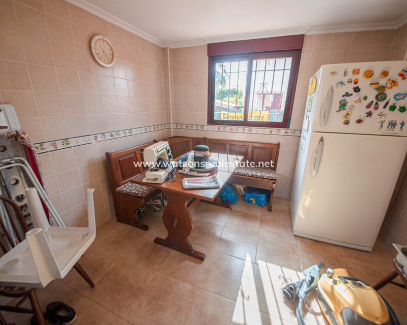 Resale - Freistendhe Villa - Urb. La Marina