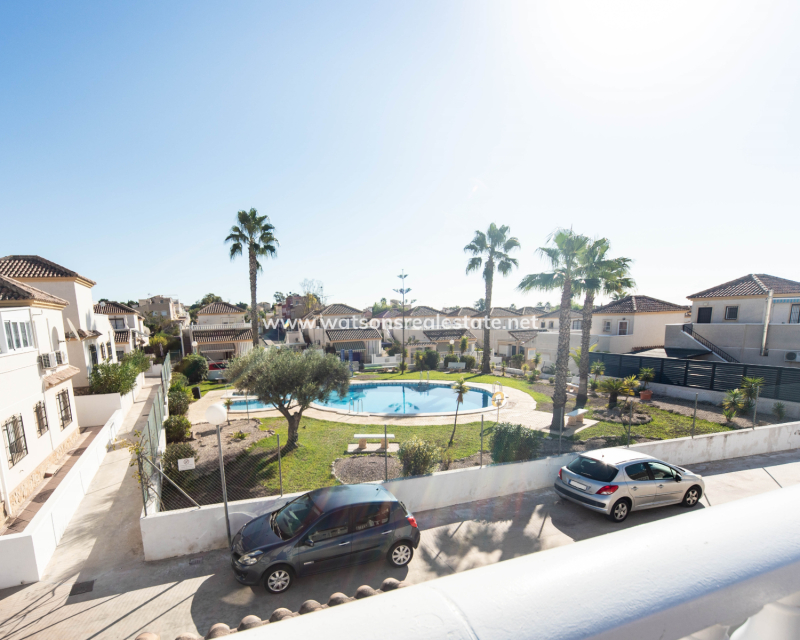Resale - Freistendhe Villa - Urb. La Marina
